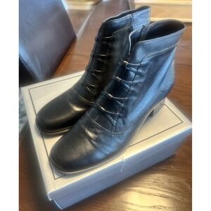 Boston Accent Elle Womens 9M Black Leather Faux Lace Side Zip Ankle Boots